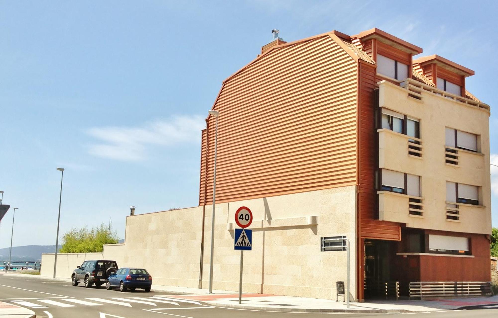 Apartamentos Puerto Basella Вильянуэва-де-Ароса Экстерьер фото