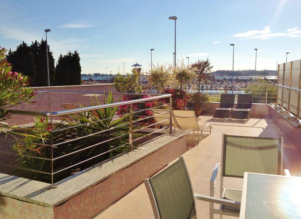 Apartamentos Puerto Basella Вильянуэва-де-Ароса Номер фото