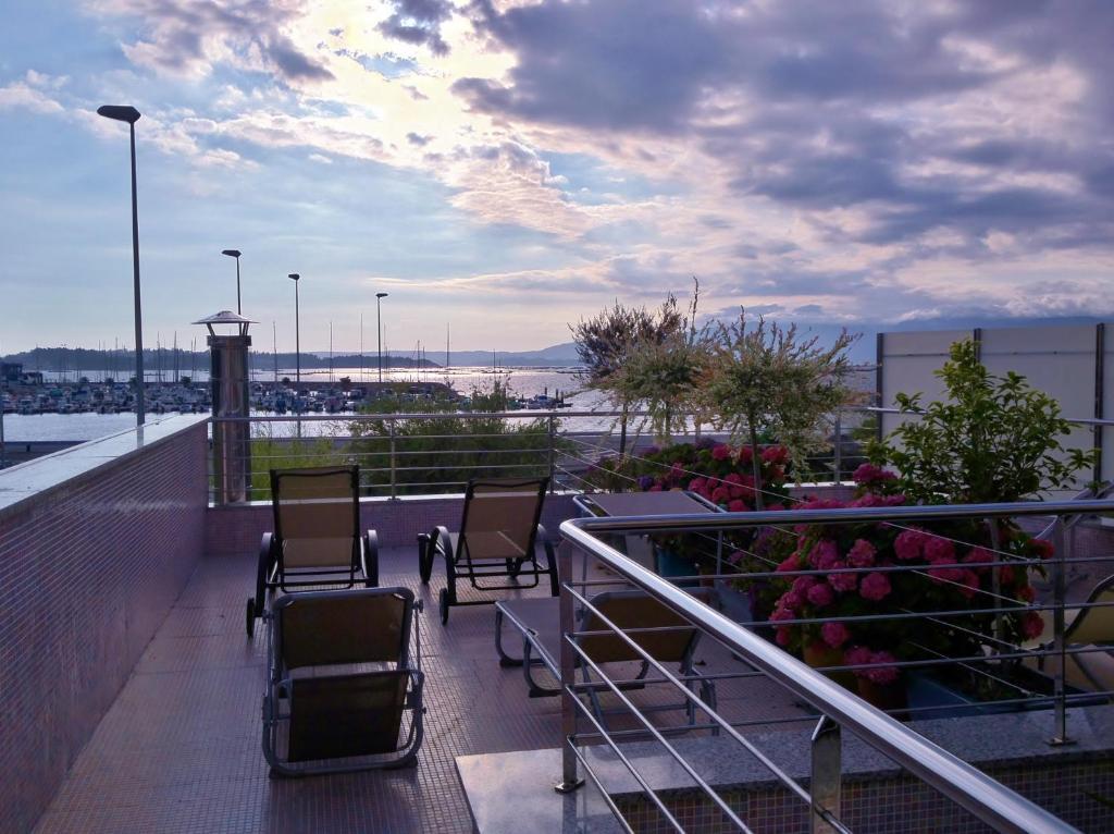 Apartamentos Puerto Basella Вильянуэва-де-Ароса Номер фото