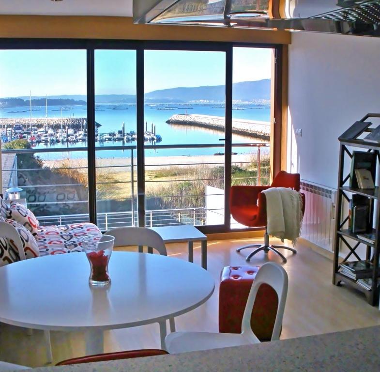 Apartamentos Puerto Basella Вильянуэва-де-Ароса Экстерьер фото