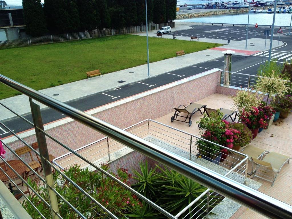 Apartamentos Puerto Basella Вильянуэва-де-Ароса Экстерьер фото