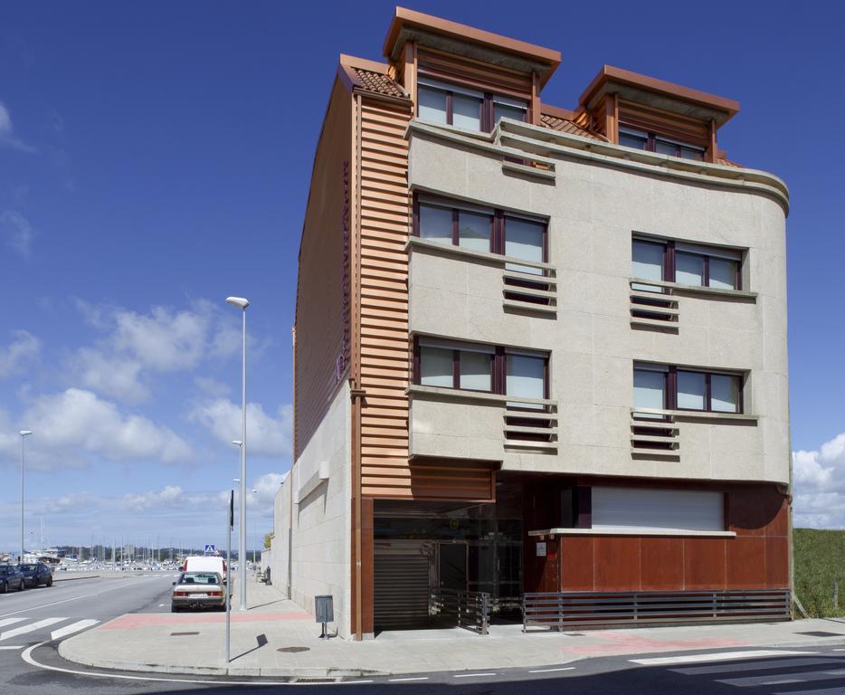 Apartamentos Puerto Basella Вильянуэва-де-Ароса Экстерьер фото